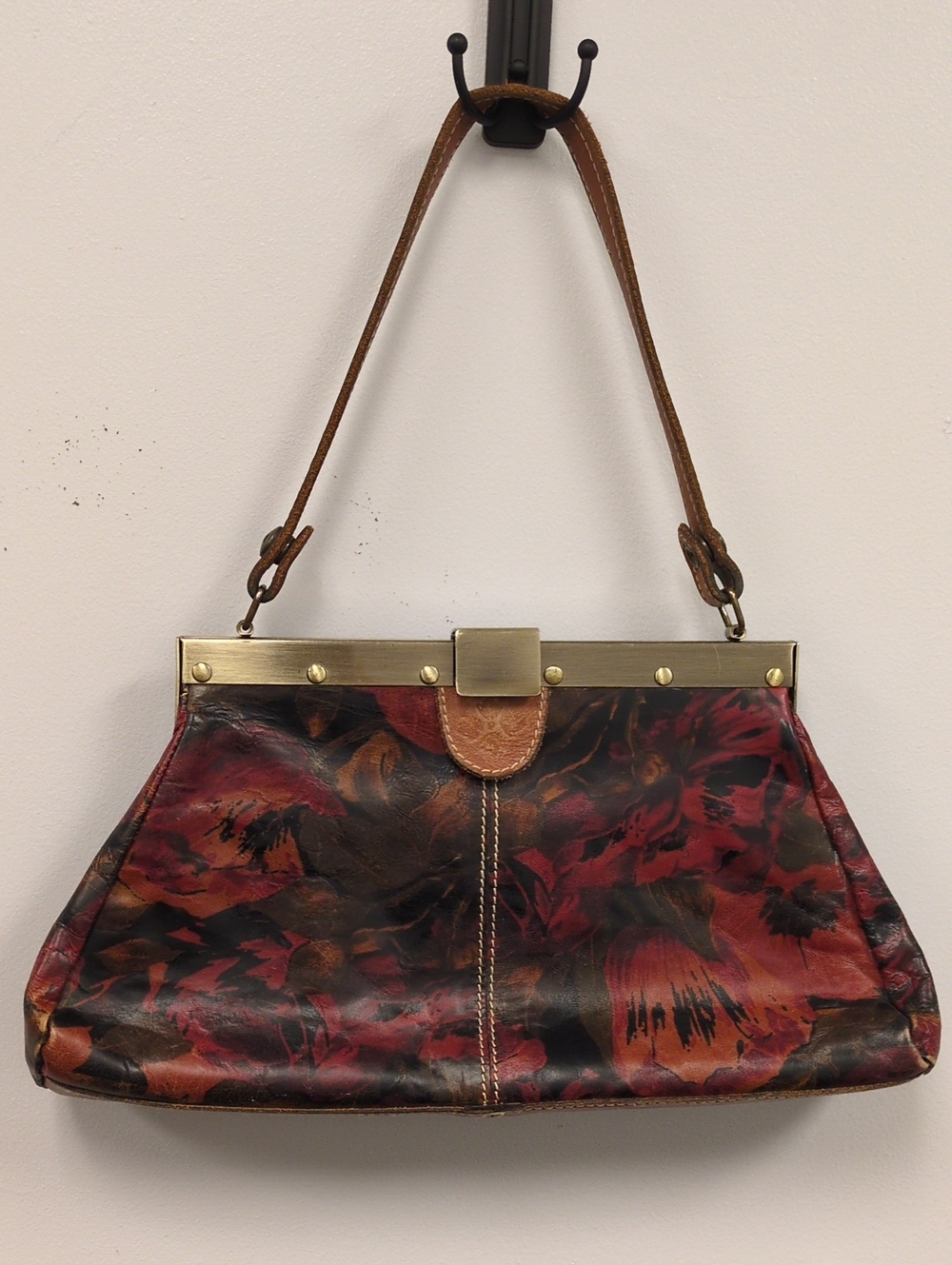 Leather Floral Frame-Top Shoulder Bag in Red-Brown